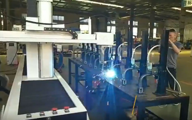 卡车摇把焊接专机