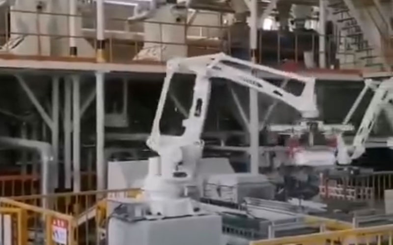 化肥自动码垛机器人